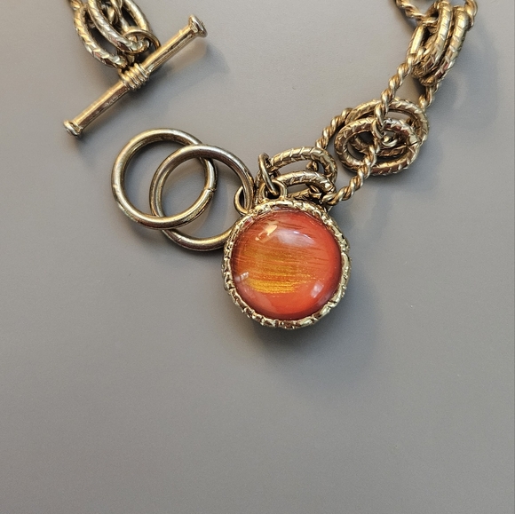 Gold Chain Bracelet w Coral Amulet - Picture 3 of 6